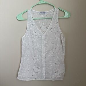 White cut out floral Women's Top